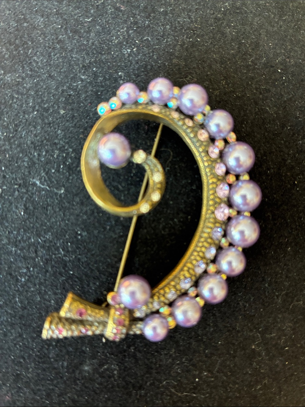 Vintage faux rhinestone and pearl brooch